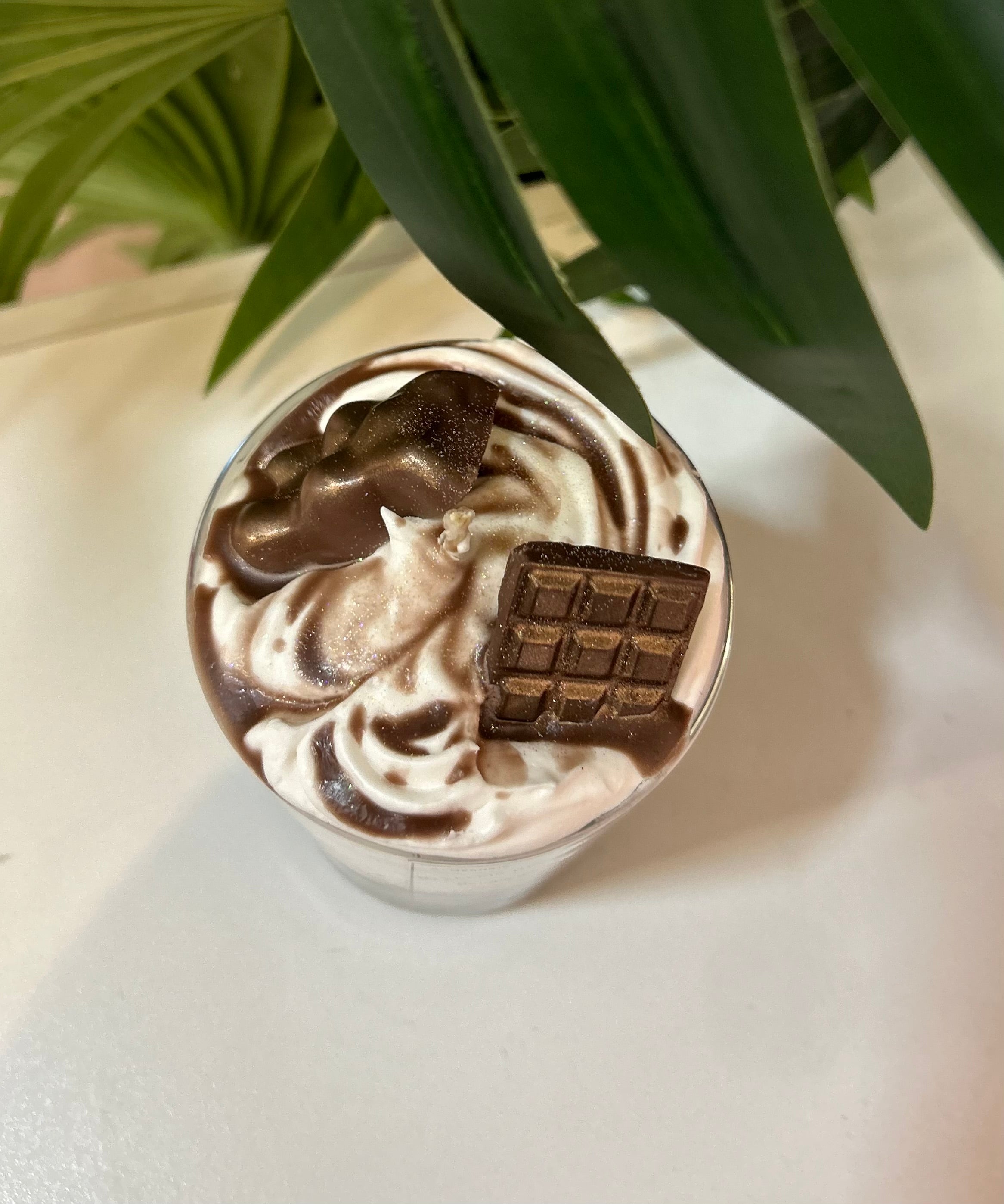 BOUGIE TROMPE L'OEIL CHANTILLY CHOCOLAT PRALINE