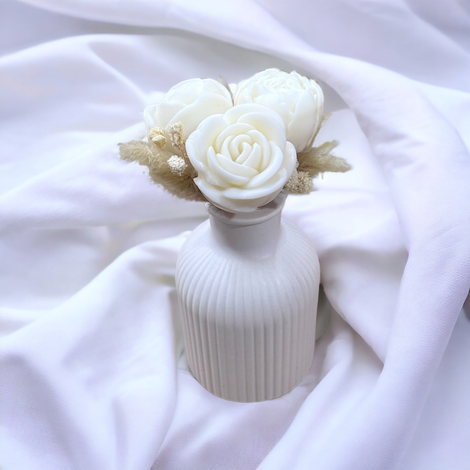 BOUQUET DE FLEURS EN FONDANTS PARFUMES VASE BLANC